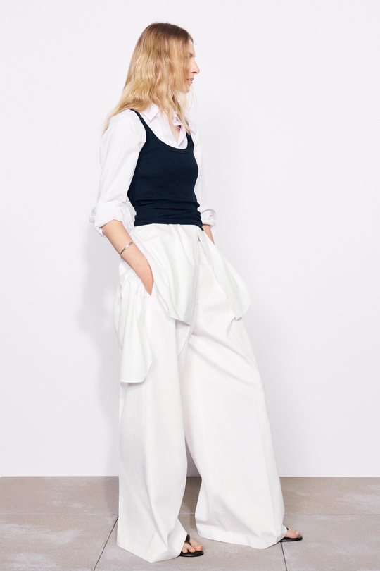 Look: wide white trousers