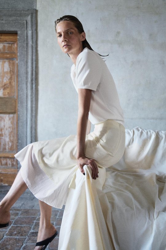 Look: white summer skirt